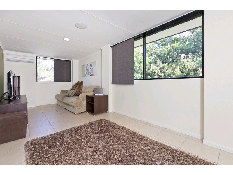 16 Kilburn Close, Carindale QLD 4152