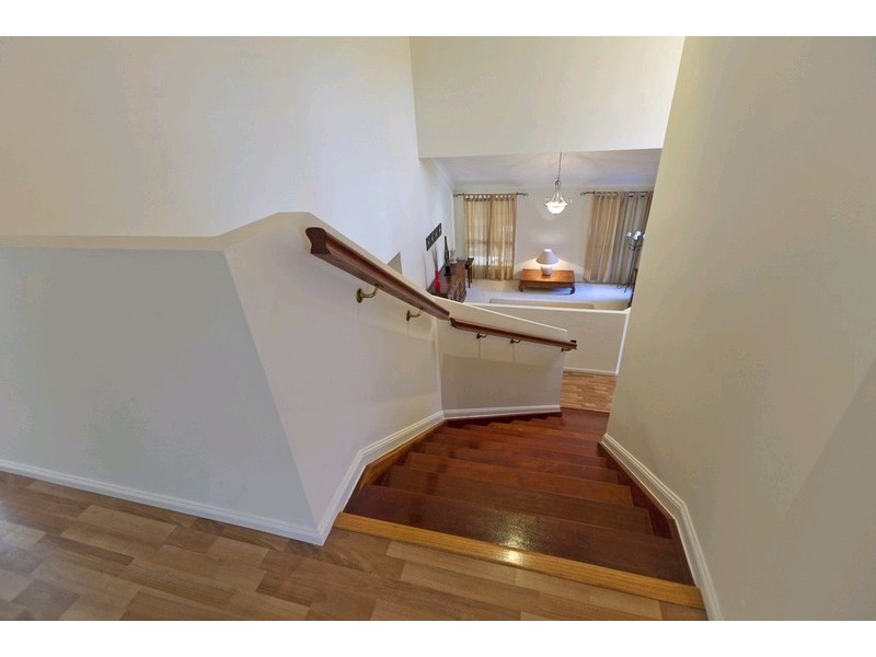 16 Kilburn Close, Carindale QLD 4152