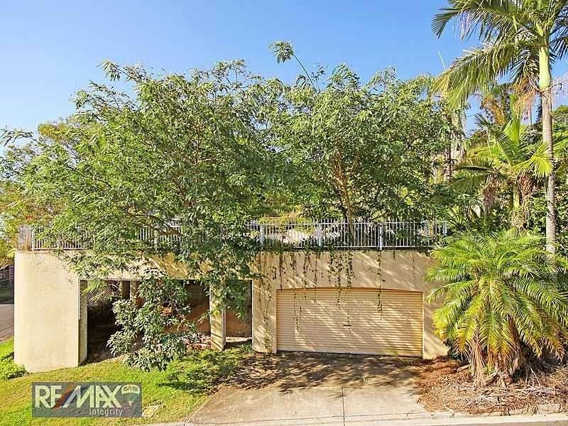 2 Dickson Terrace, Hamilton QLD 4007