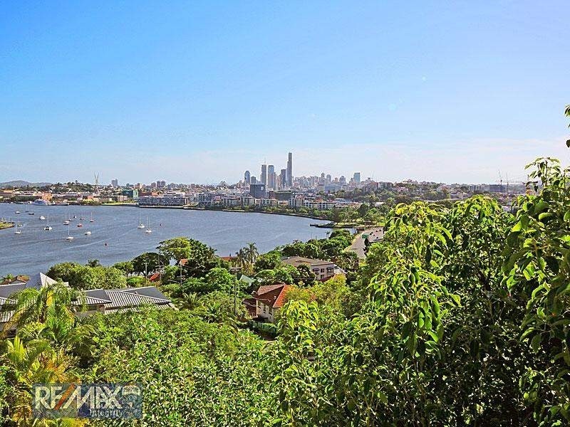 2 Dickson Terrace, Hamilton QLD 4007