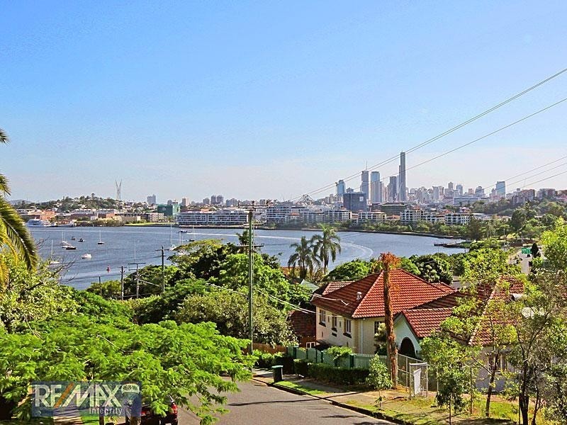 2 Dickson Terrace, Hamilton QLD 4007