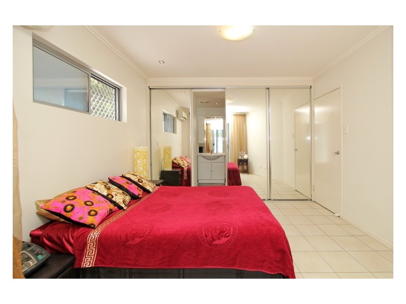 284 Vulture Street, Kangaroo Point QLD 4169