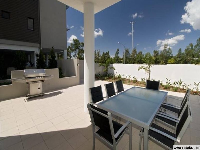 37 Playfield Street, Chermside QLD 4032