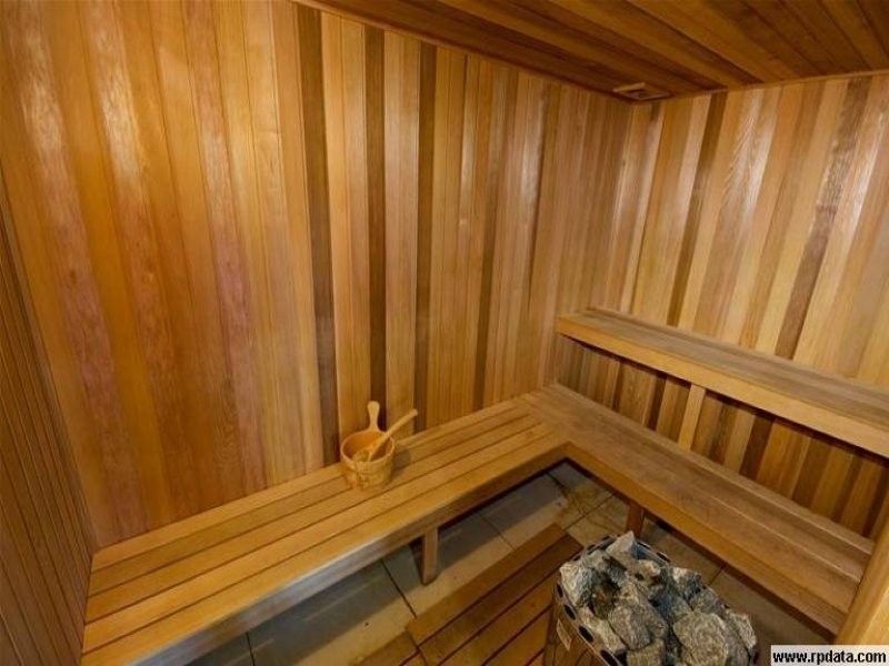 37 Playfield Street, Chermside QLD 4032