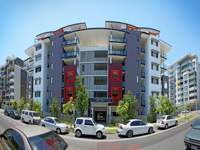 37 Playfield Street, Chermside QLD 4032