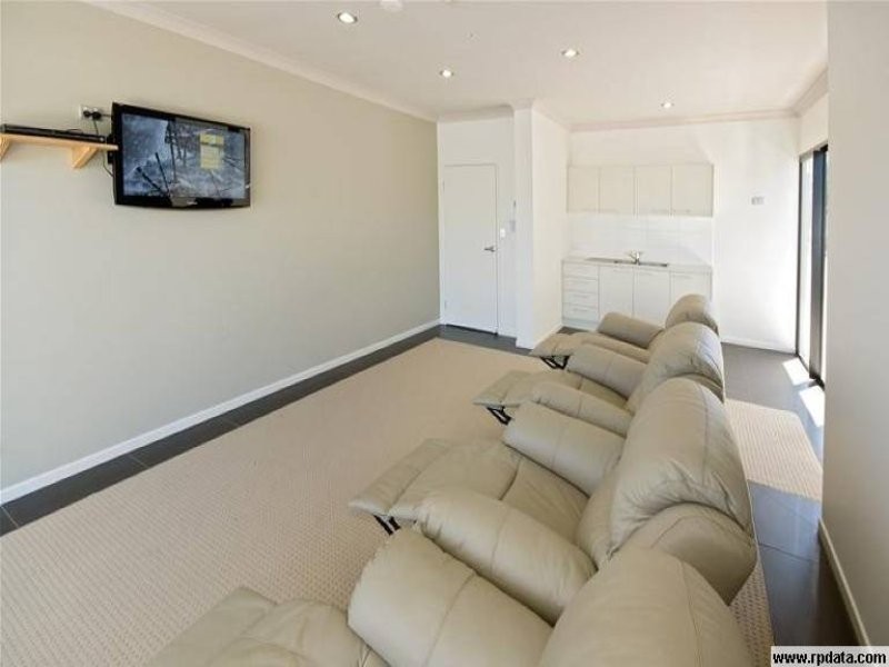 37 Playfield Street, Chermside QLD 4032