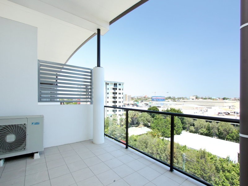 37 Playfield Street, Chermside QLD 4032