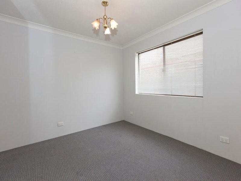 497 Creek Rd, Mansfield QLD 4122