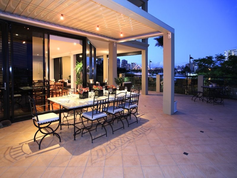 102/241 Wellington Road, East Brisbane QLD 4169