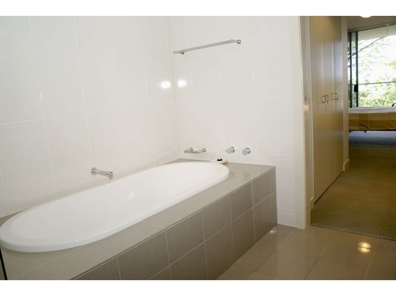 1632/22 Refinery Parade, New Farm QLD 4005