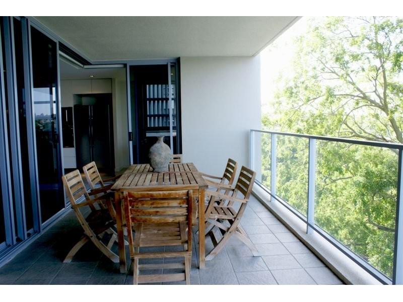 1632/22 Refinery Parade, New Farm QLD 4005