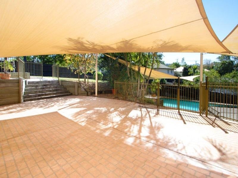 123 Taringa Parade, Indooroopilly QLD 4068