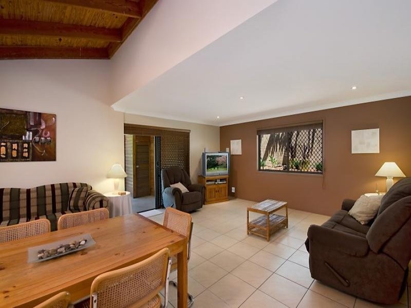 2 Lytham Street, Indooroopilly QLD 4068