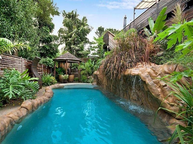 5 Rowena Street, Kenmore QLD 4069