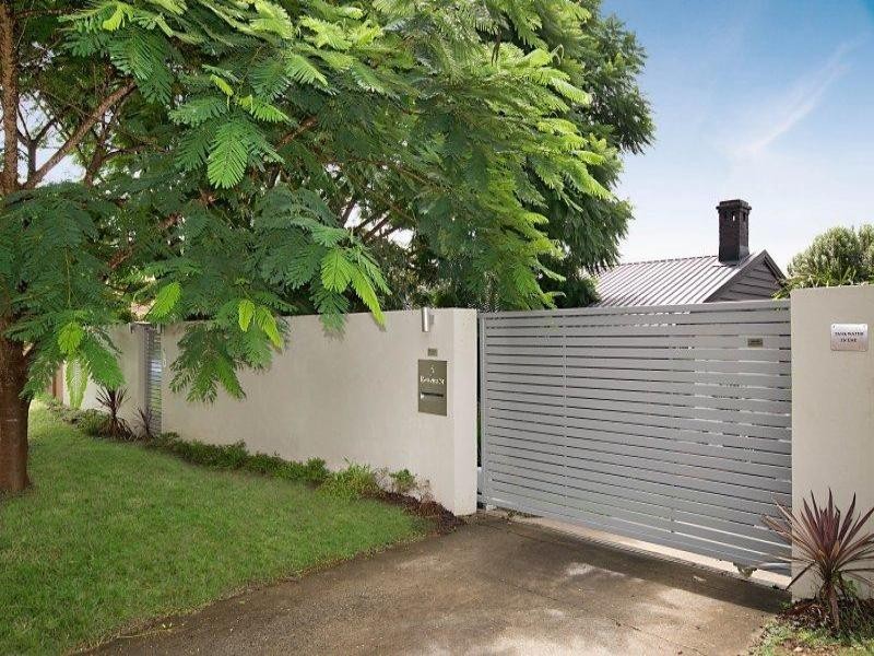 5 Rowena Street, Kenmore QLD 4069