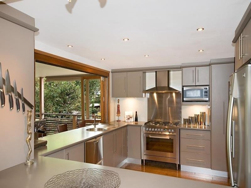 5 Rowena Street, Kenmore QLD 4069