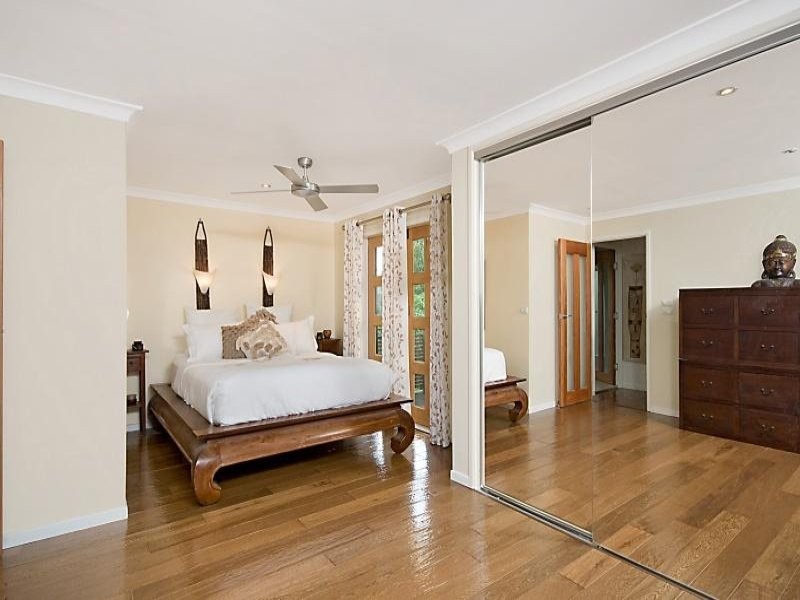 5 Rowena Street, Kenmore QLD 4069