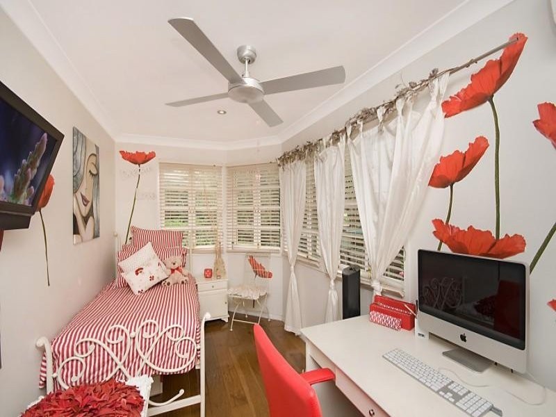 5 Rowena Street, Kenmore QLD 4069