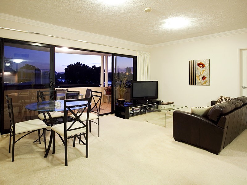 18 Bright Street, Kangaroo Point QLD 4169