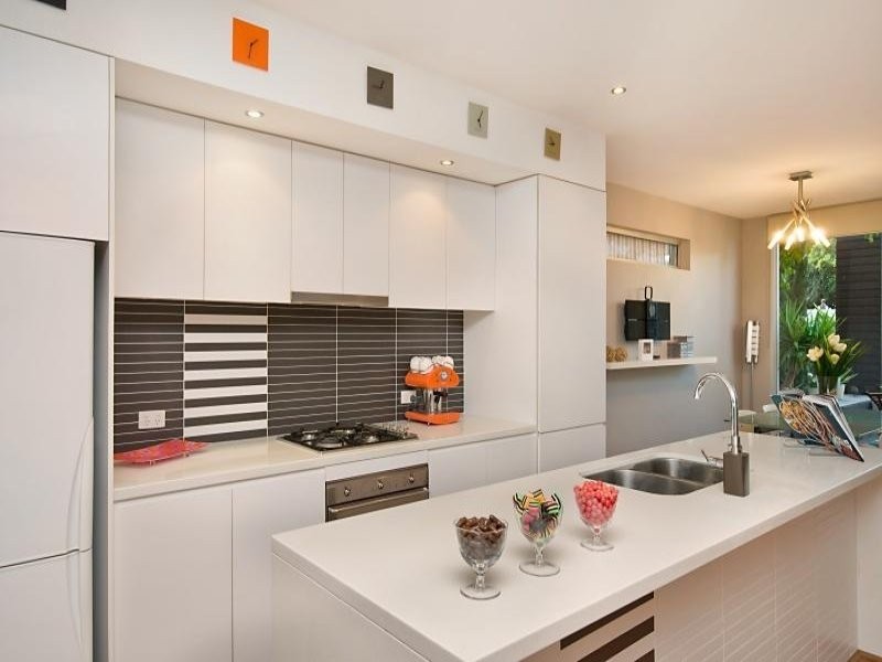 72 King Arthur Terrace, Tennyson QLD 4105