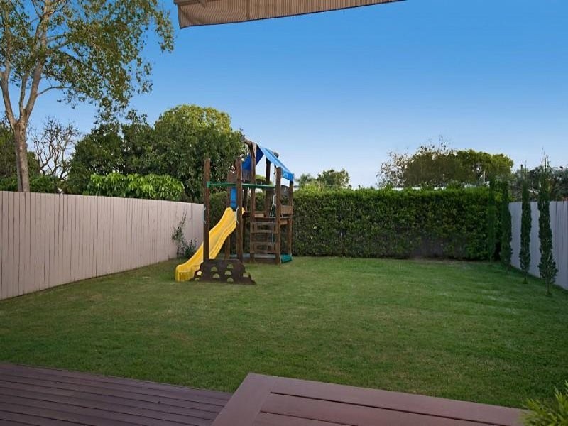 72 King Arthur Terrace, Tennyson QLD 4105