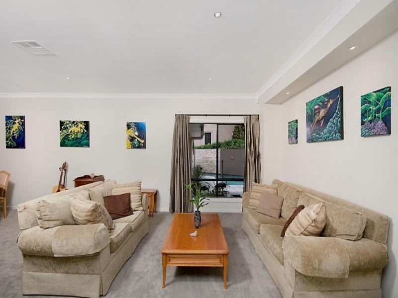 149 Hillside Terrace, St Lucia QLD 4067