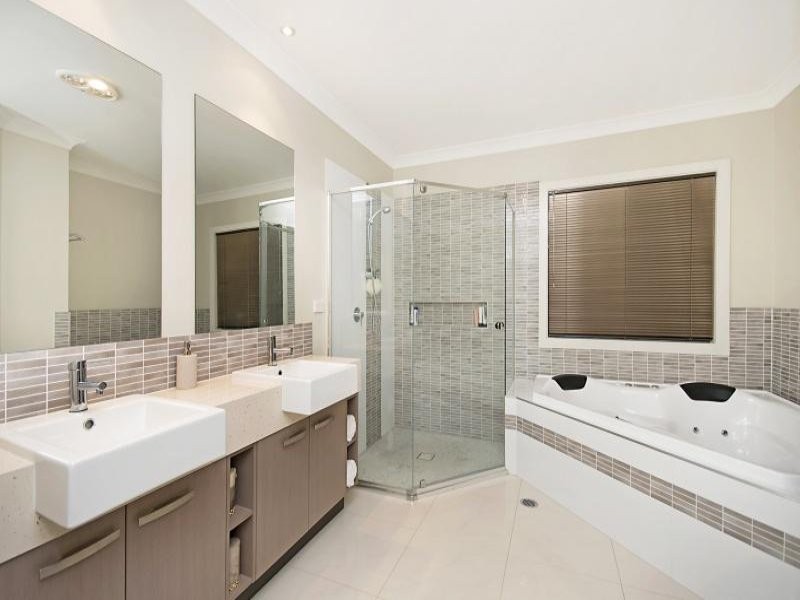 149 Hillside Terrace, St Lucia QLD 4067