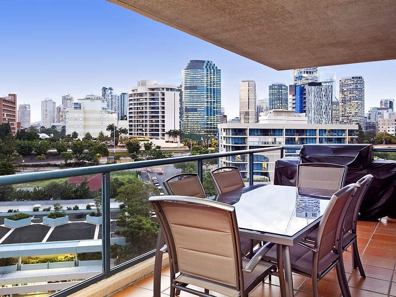 41/55 Darragh Street, Kangaroo Point QLD 4169