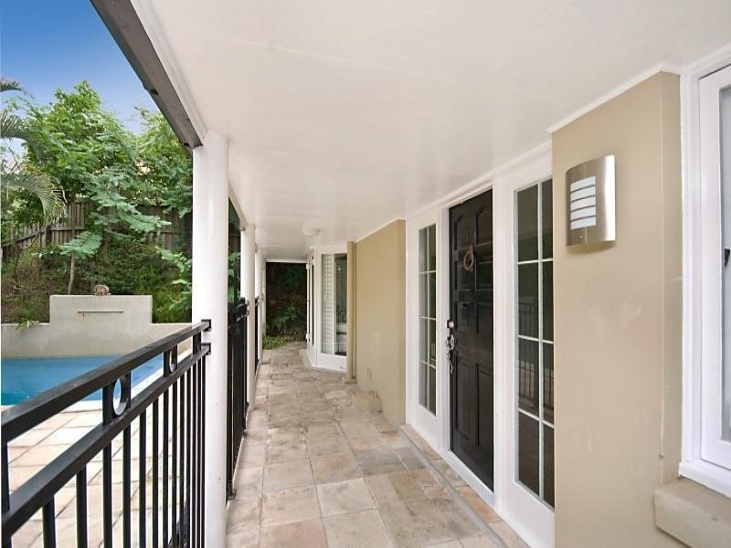 18 Crestview Street, Kenmore QLD 4069