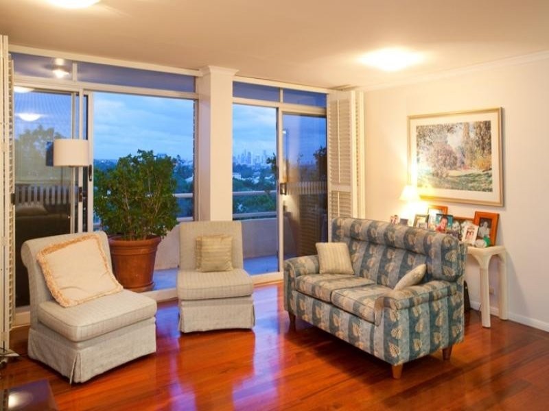 2/70 Swann Road, Taringa QLD 4068