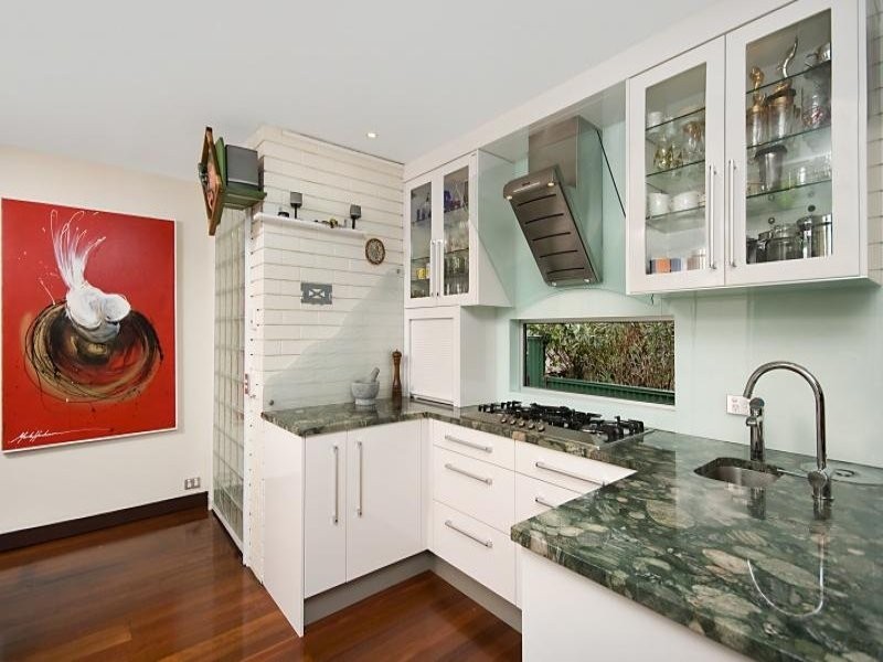 8 Chapel Hill Road, Chapel Hill QLD 4069