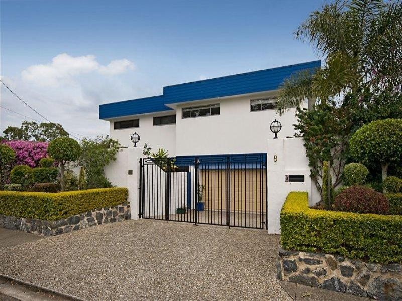 8 Chapel Hill Road, Chapel Hill QLD 4069