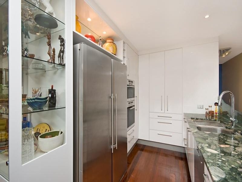 8 Chapel Hill Road, Chapel Hill QLD 4069