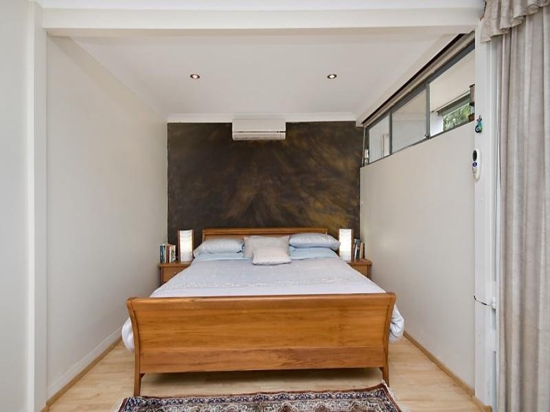 8 Chapel Hill Road, Chapel Hill QLD 4069