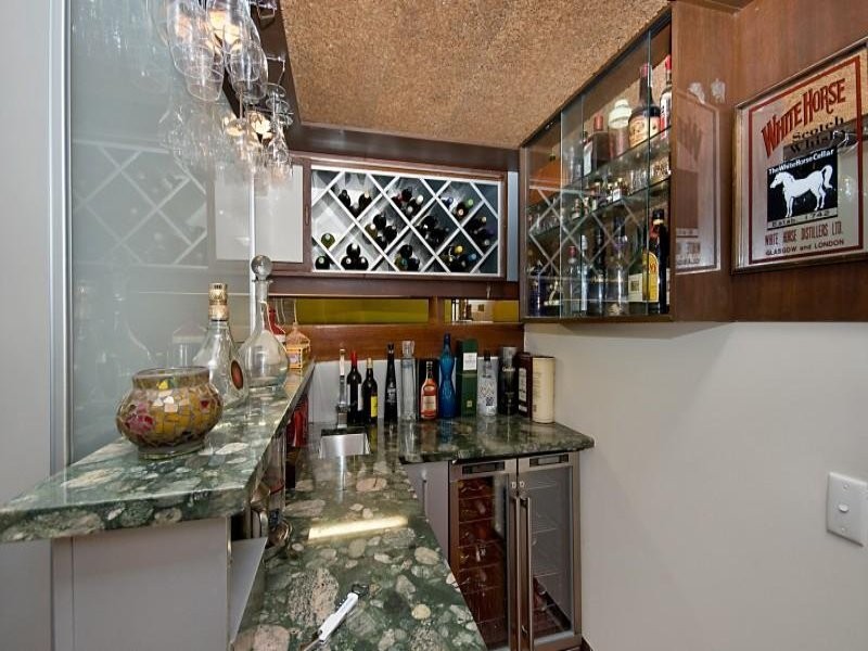 8 Chapel Hill Road, Chapel Hill QLD 4069