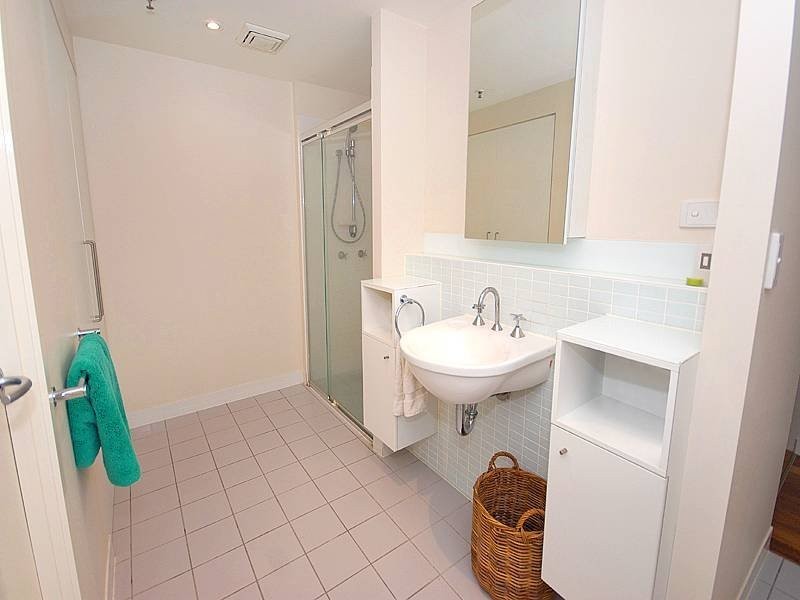 206/64 Macquarie Street, Teneriffe QLD 4005