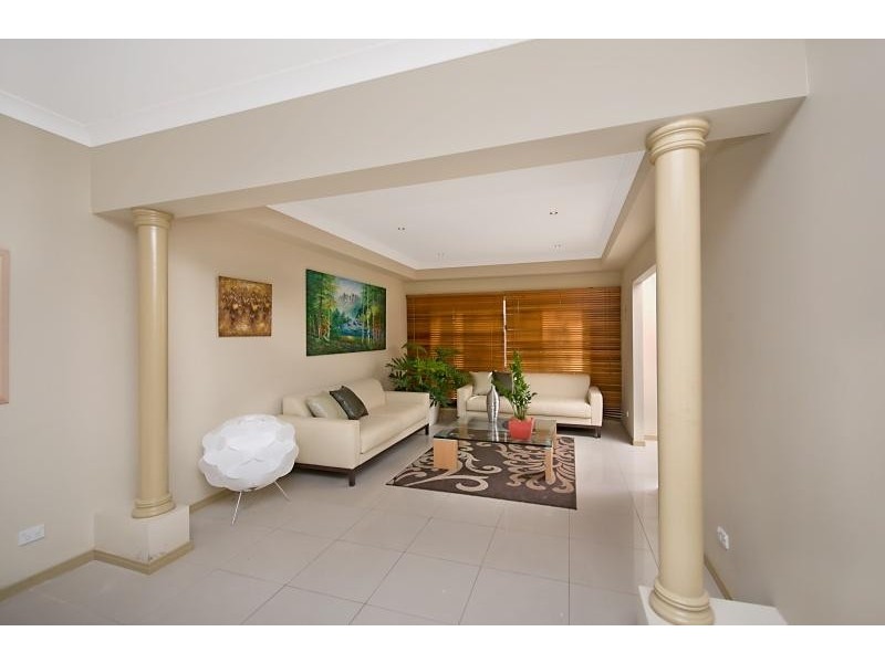 88 Sunset Road, Kenmore QLD 4069