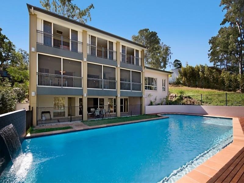 88 Sunset Road, Kenmore QLD 4069