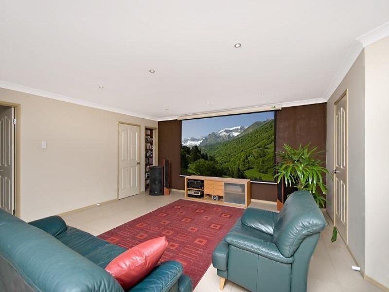 88 Sunset Road, Kenmore QLD 4069