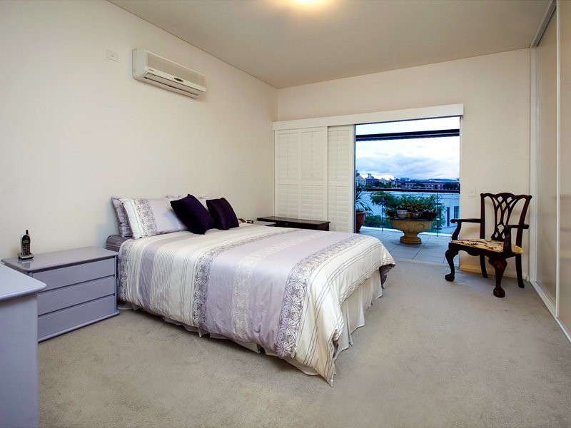 16/18 Addison Avenue, Bulimba QLD 4171