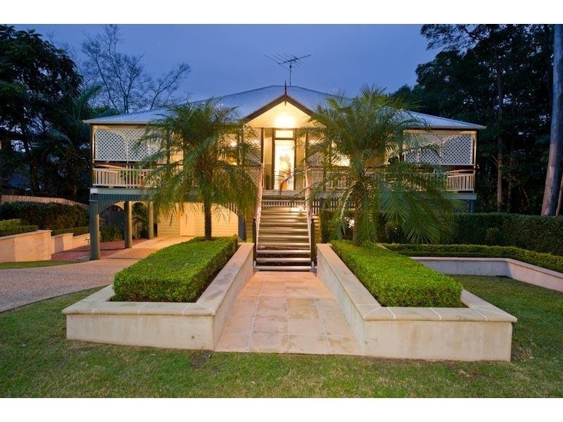 8 Birdvale Street, Taringa QLD 4068