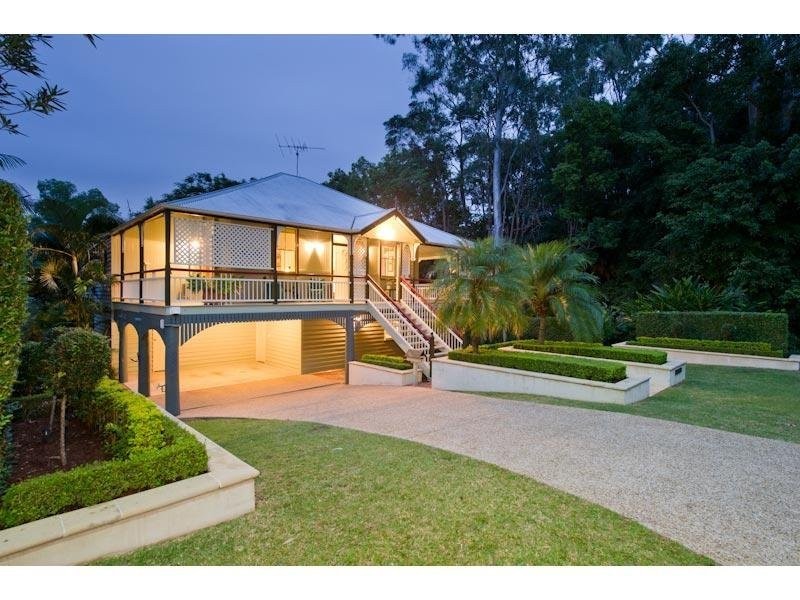 8 Birdvale Street, Taringa QLD 4068