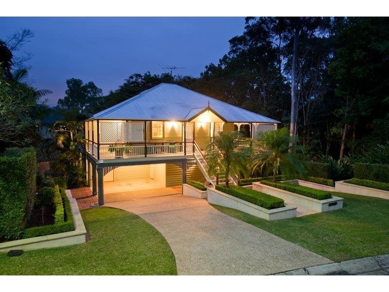 8 Birdvale Street, Taringa QLD 4068