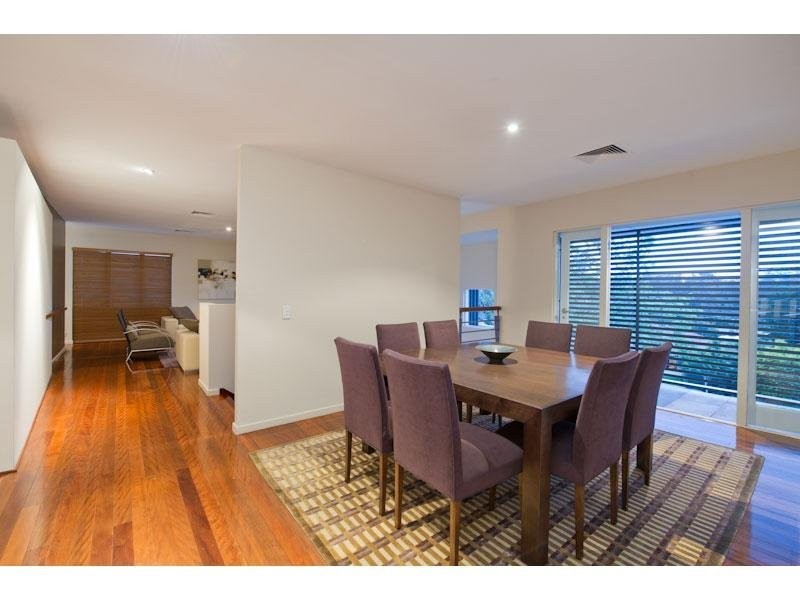 26 Nindethana Street, Indooroopilly QLD 4068