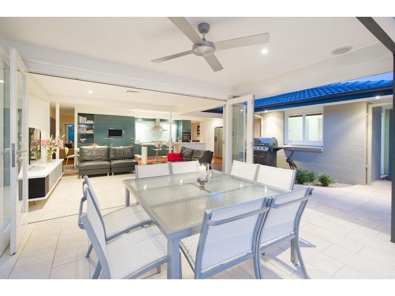 26 Nindethana Street, Indooroopilly QLD 4068