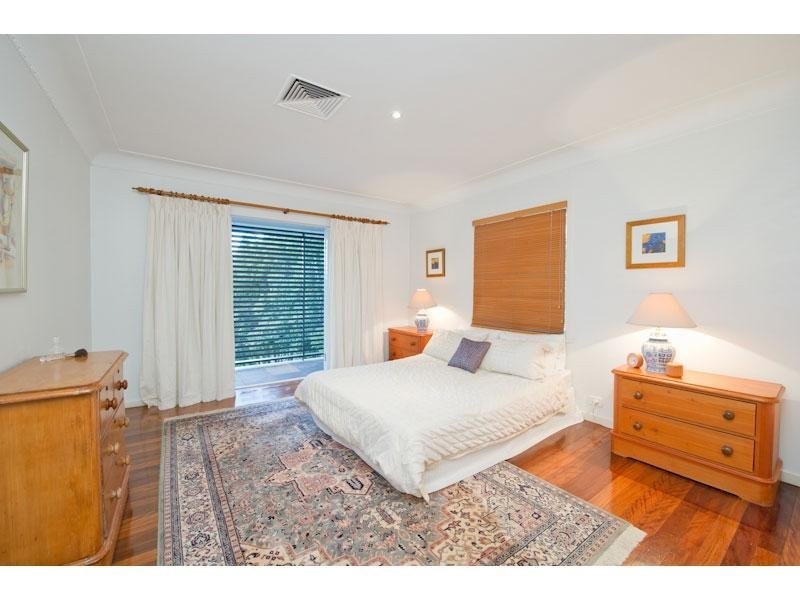 26 Nindethana Street, Indooroopilly QLD 4068