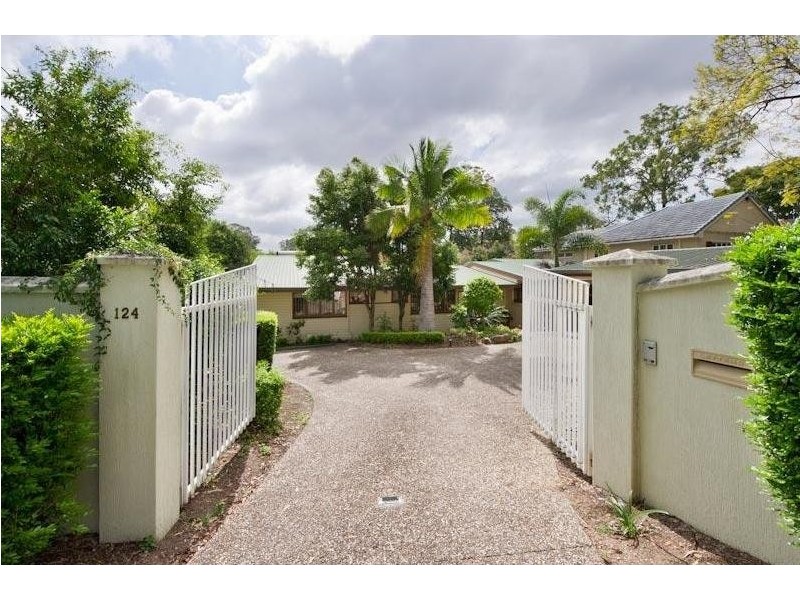 124 Harts Road, Indooroopilly QLD 4068