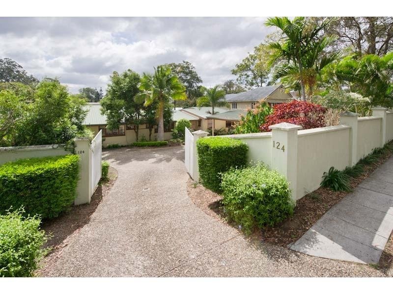 124 Harts Road, Indooroopilly QLD 4068