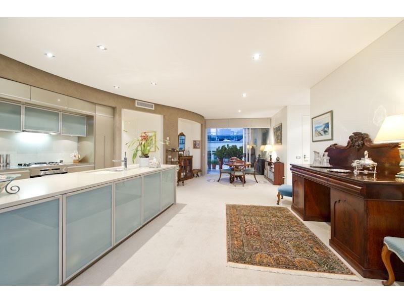 12/205 Coronation Drive, Milton QLD 4064
