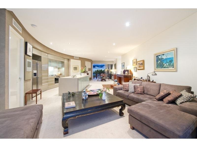12/205 Coronation Drive, Milton QLD 4064
